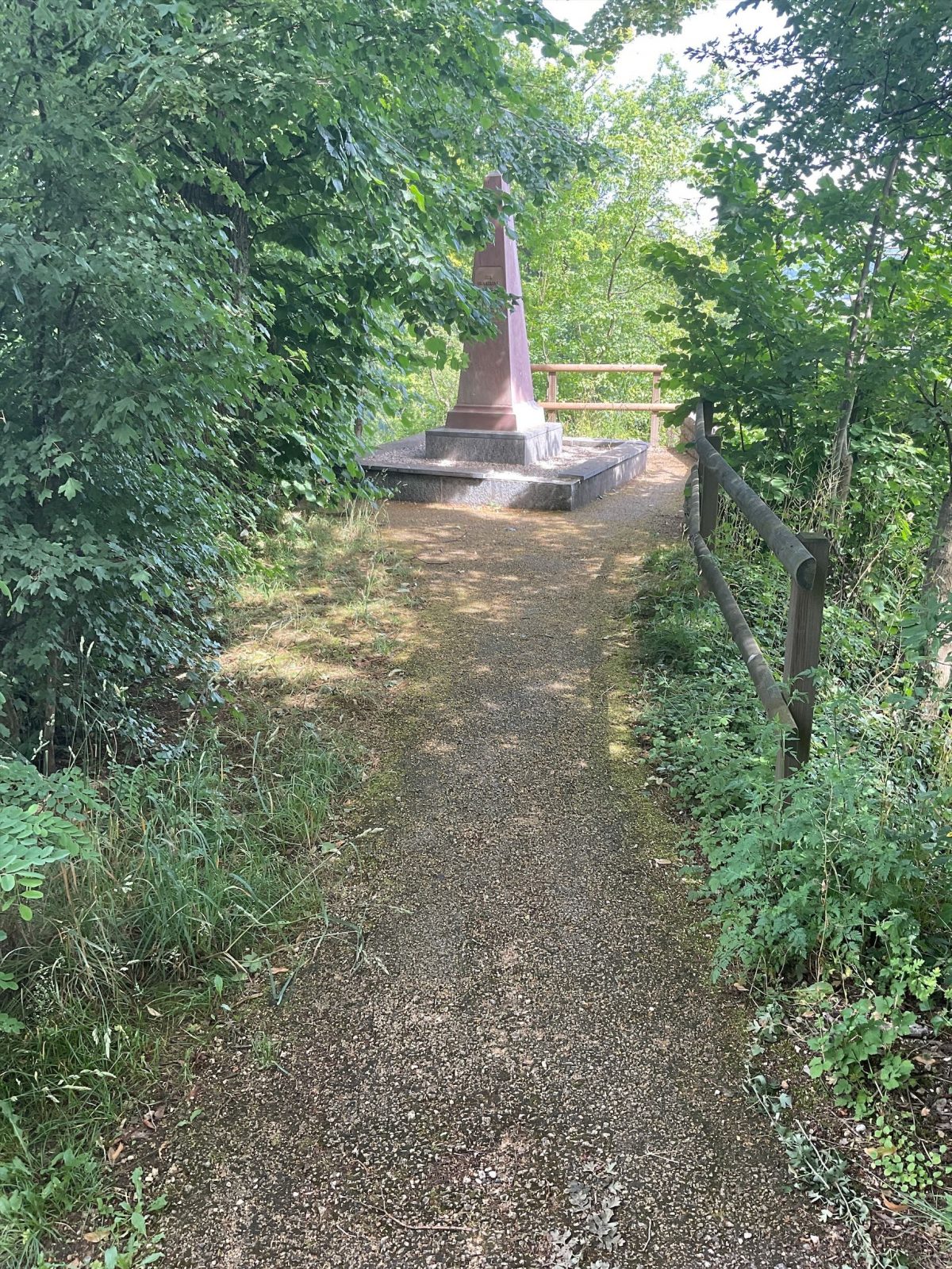 Durtschi, Erneuerung Waldweg Hülftendenkmal in Frenkendorf